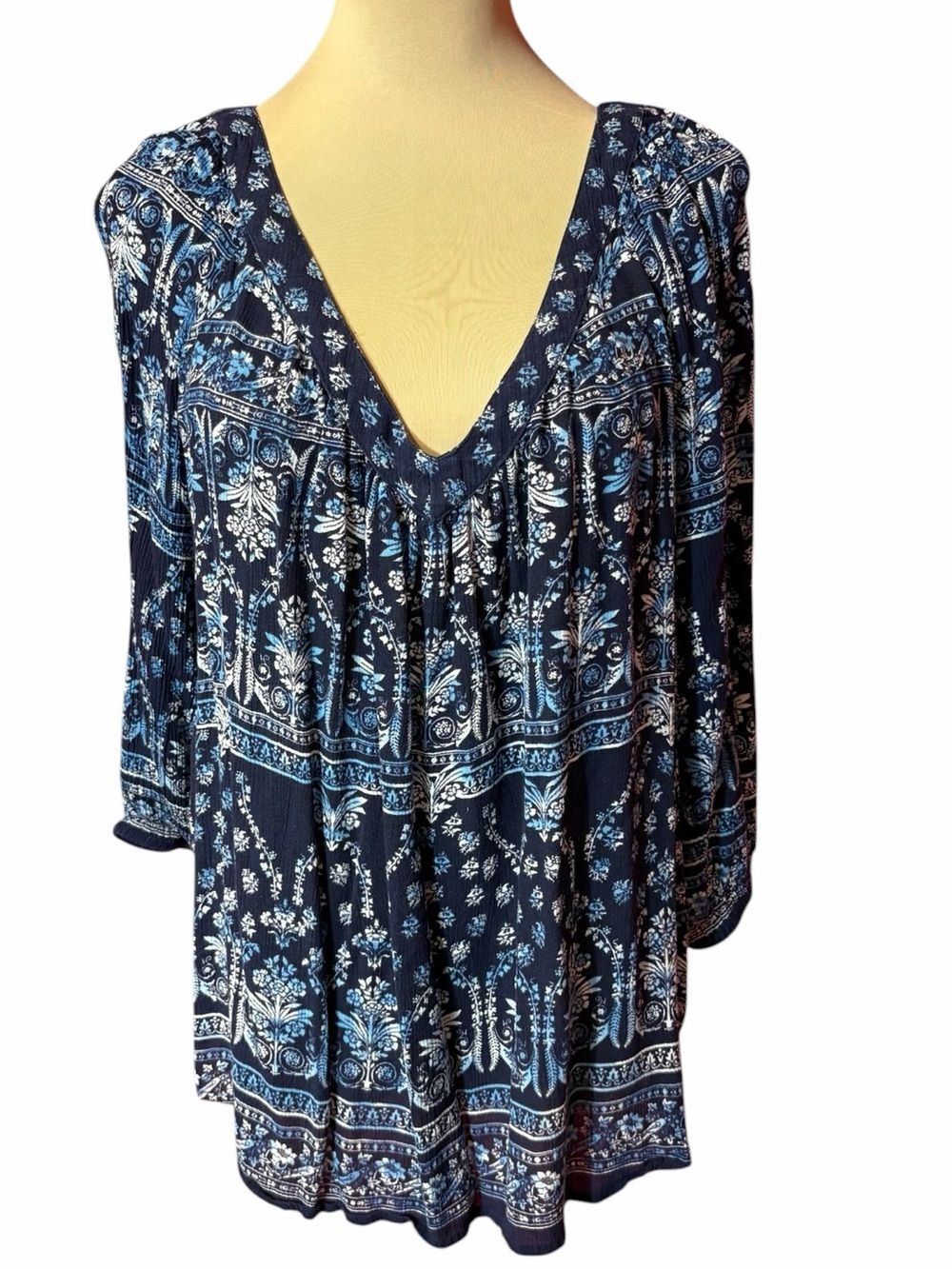 Bila Navy Blue Boho Paisley Floral V-Neck Tunic Top Size Medium